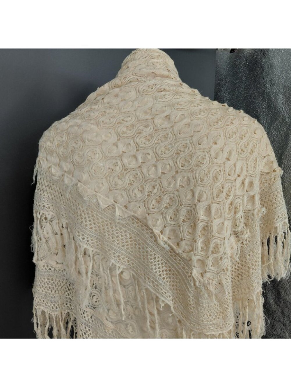 Vintage Crochet Shawl Wrap Women White Fringe Floral Boho Festival Pashmina - Picture 6 of 11